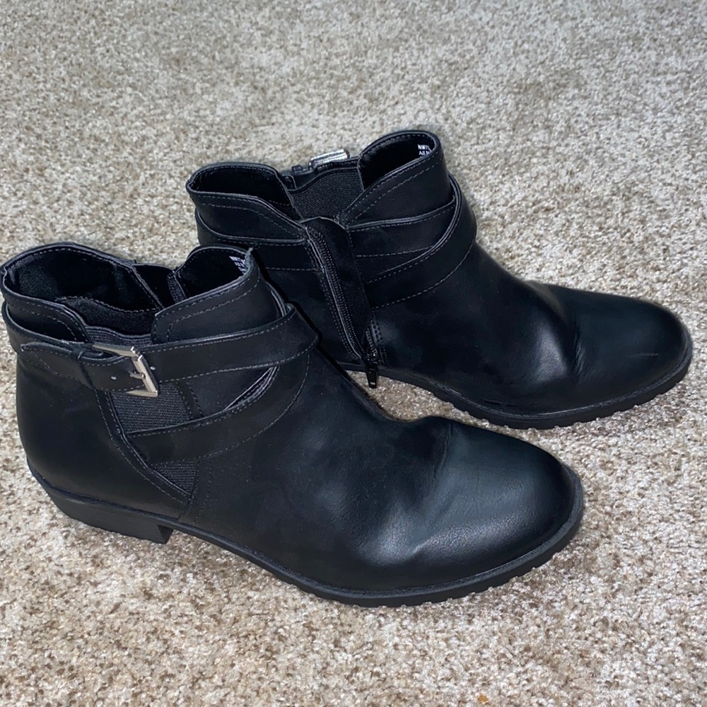 Like new ankle booties